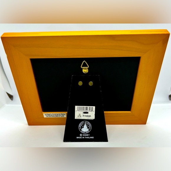 Disneyland “I Can Still Remember the Magic” Wood 4” x 6” Picture Frame, NWT. - Picture 3 of 5